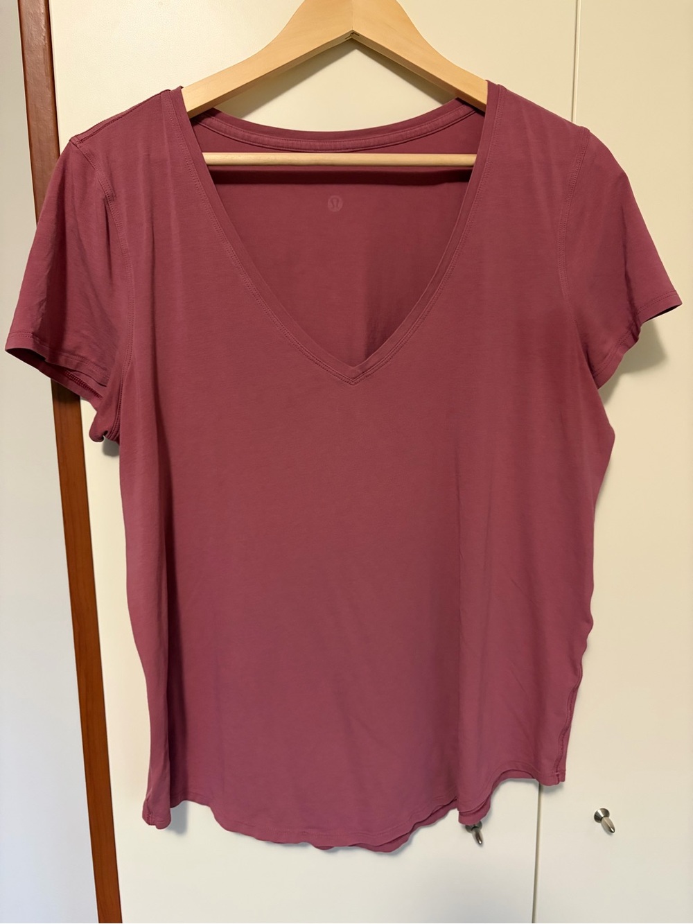 lululemon athletica Love tee Women's V-Neck Short Sleeve Top - Dusty Rose